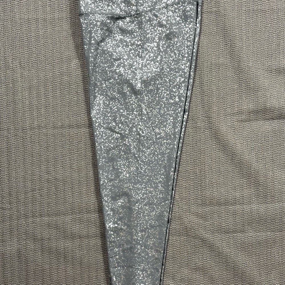 Sweaty Betty Silver Shimmery Leggings Women’s XL - Picture 4 of 10